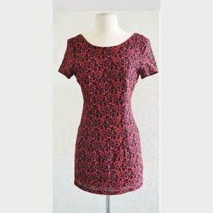 Black/red floral short sleeve dress